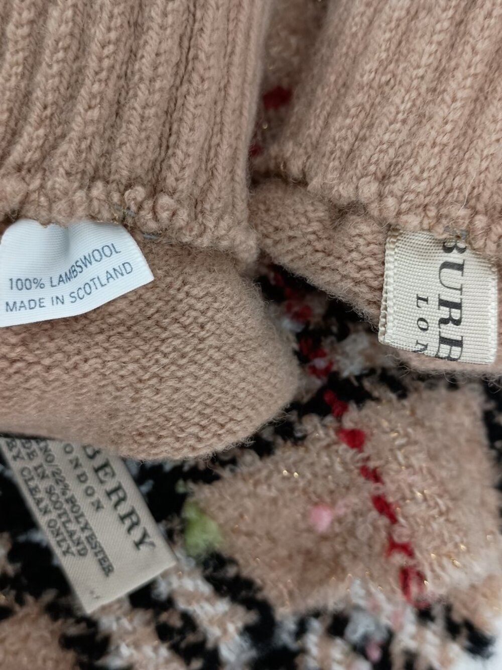 Burberry Scarf and Glove Set - Picture 5 of 7